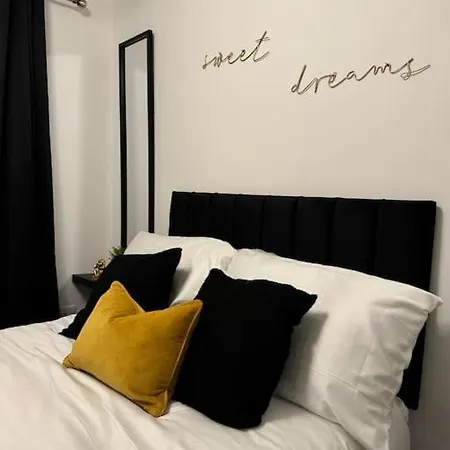 Luxury Cozy 3 Bed Apartment 5Mins From City - Free Parking! Nottingham Exterior photo
